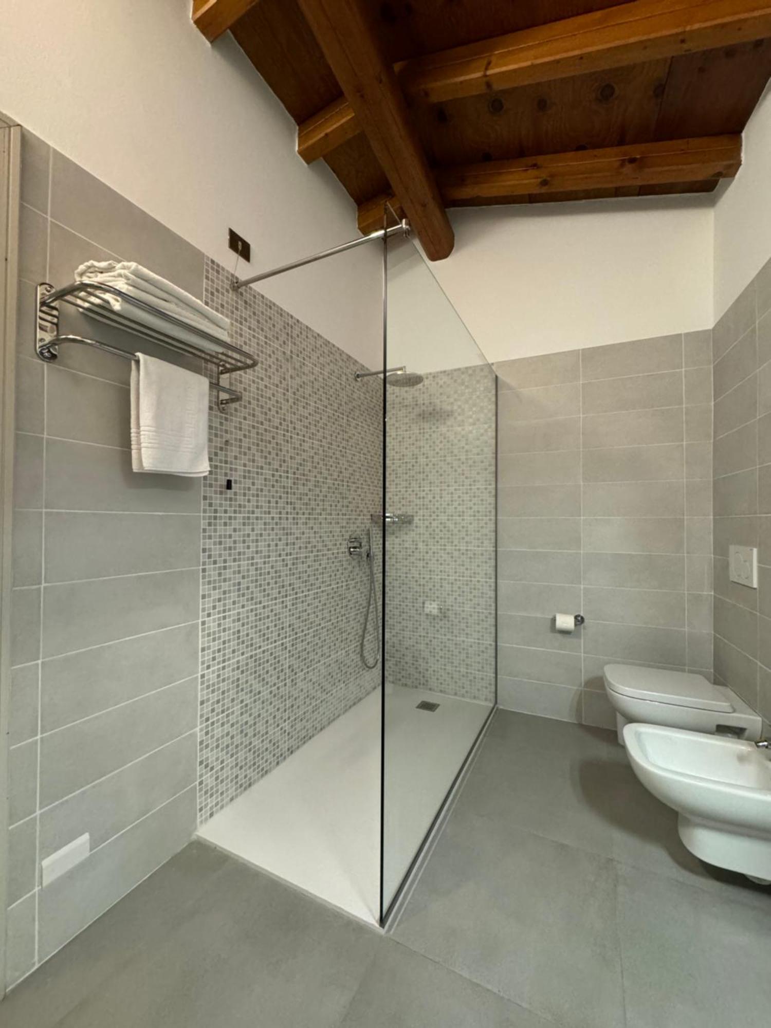 B&B Michelina Castiglione dʼIntelvi Zewnętrze zdjęcie